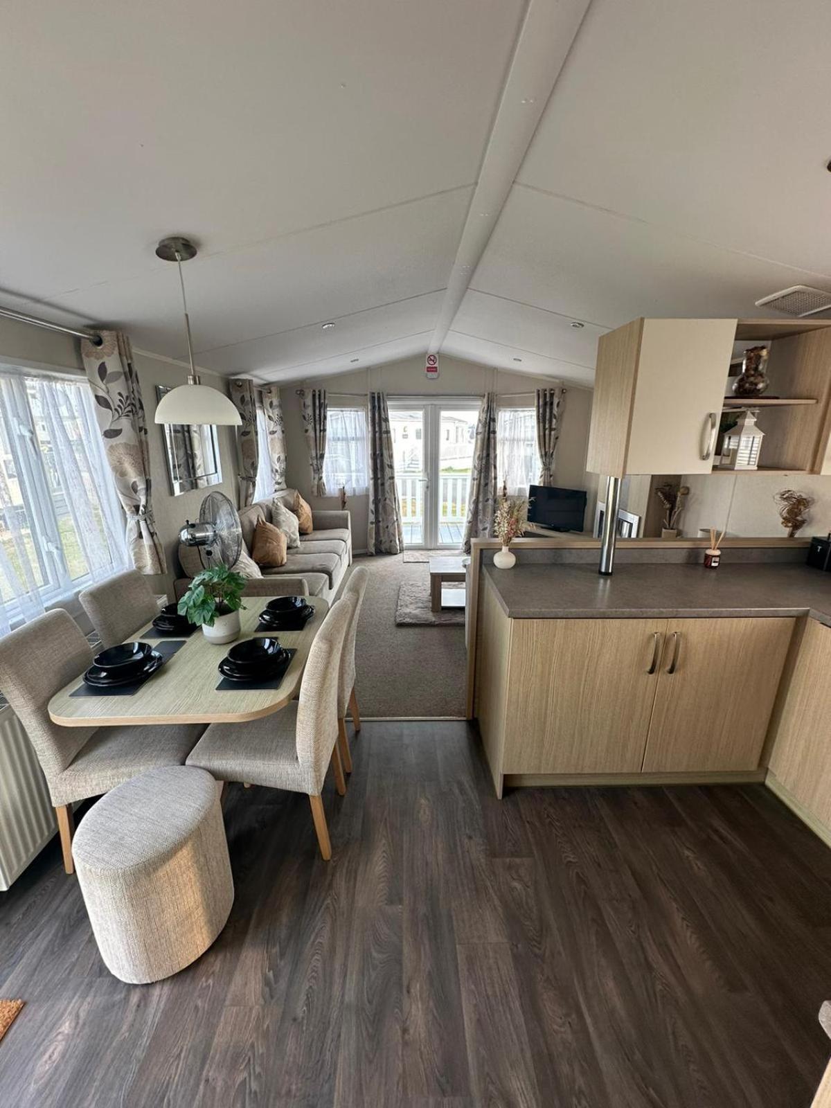 The Pixie Van Selsey Exterior photo